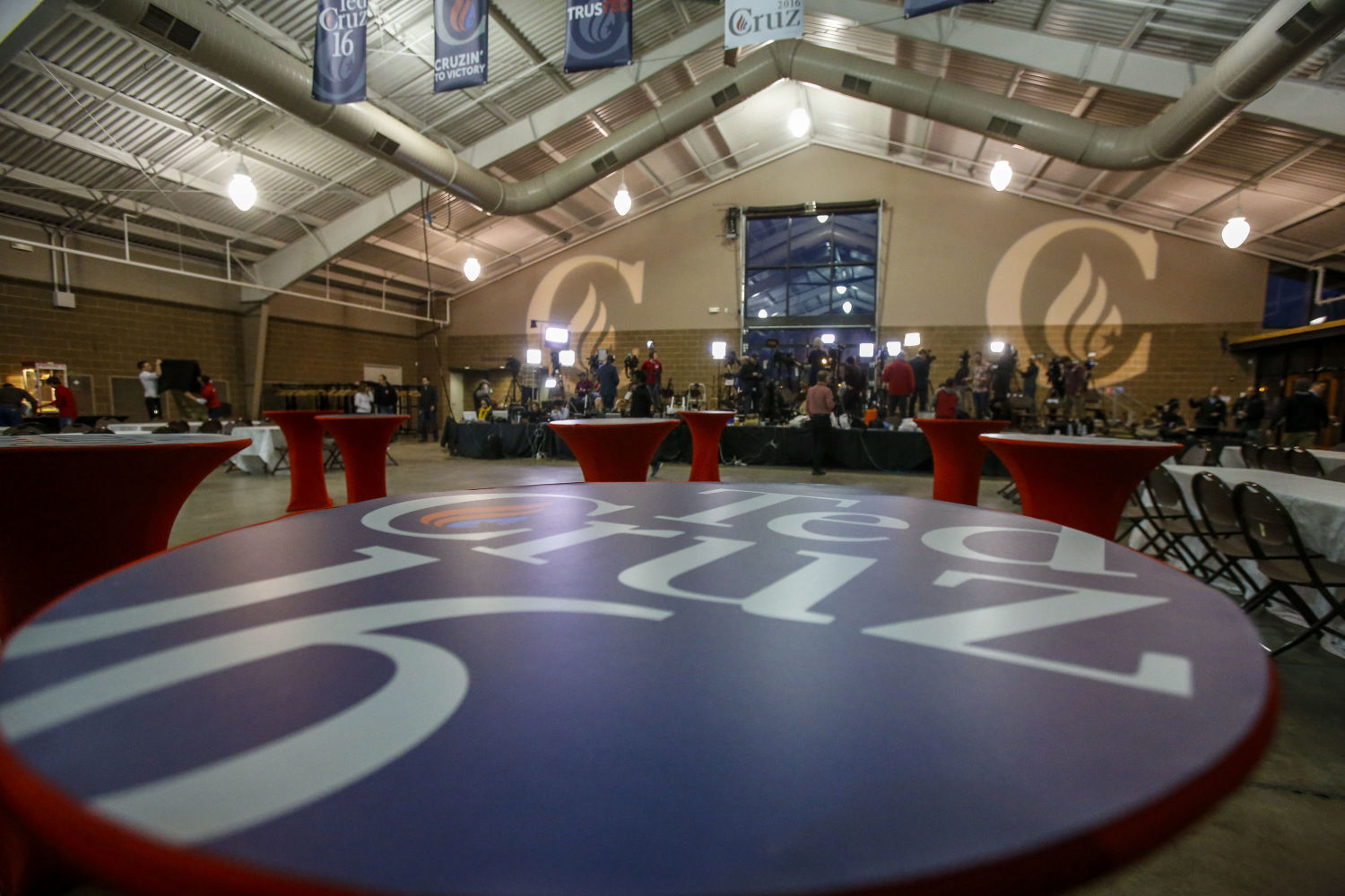CAUCUS NIGHT - DES MOINES